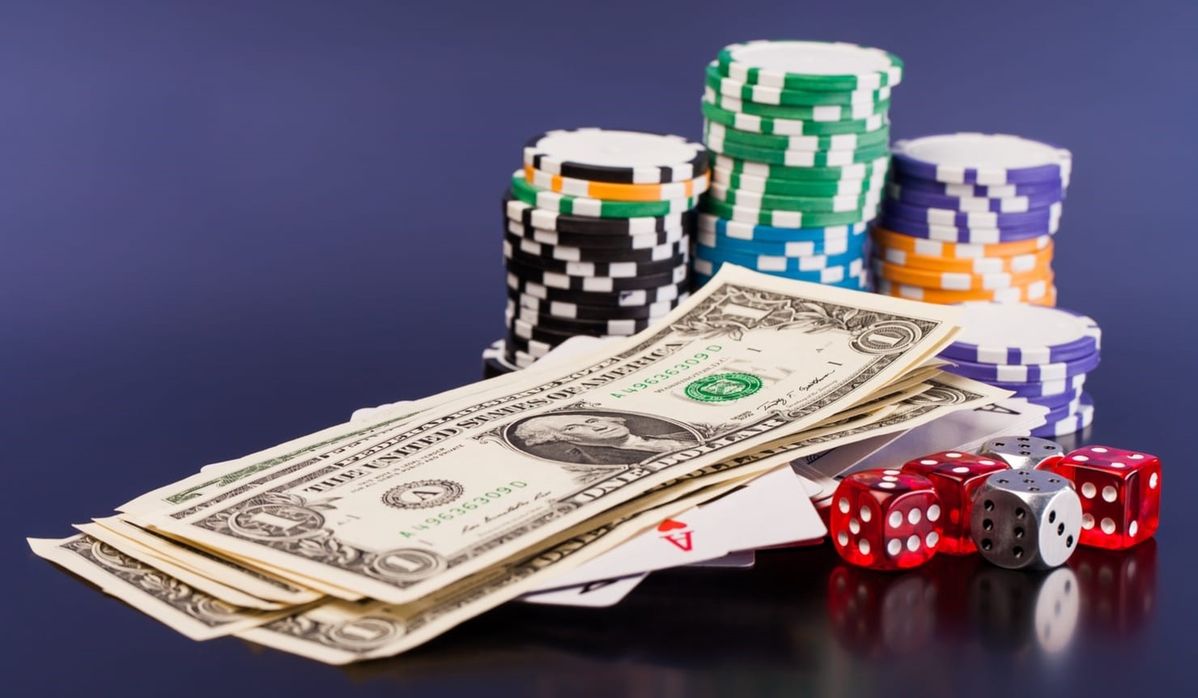 Lucky Spin Slot کیسینو میں سلاٹ کھیلنا شروع کریں۔